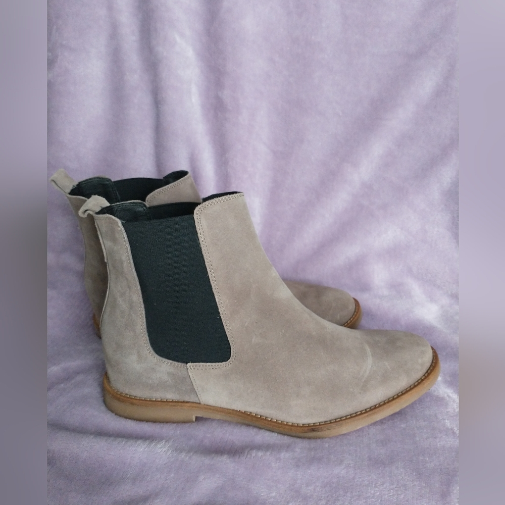 DNA Footwear Ferris taupe ankle boots